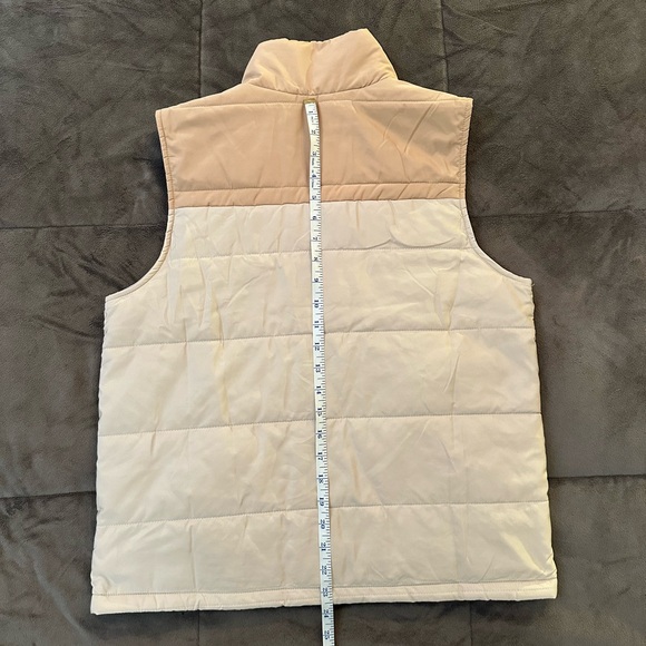 Hem & Thread Reversible Color Block Puffer Vest - Picture 5 of 15